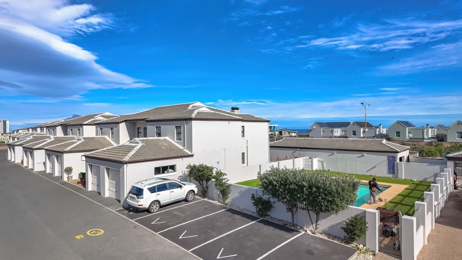 2 Bedroom Property for Sale in Big Bay Western Cape